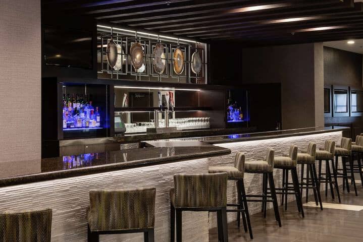 Lounge 54 of 65
